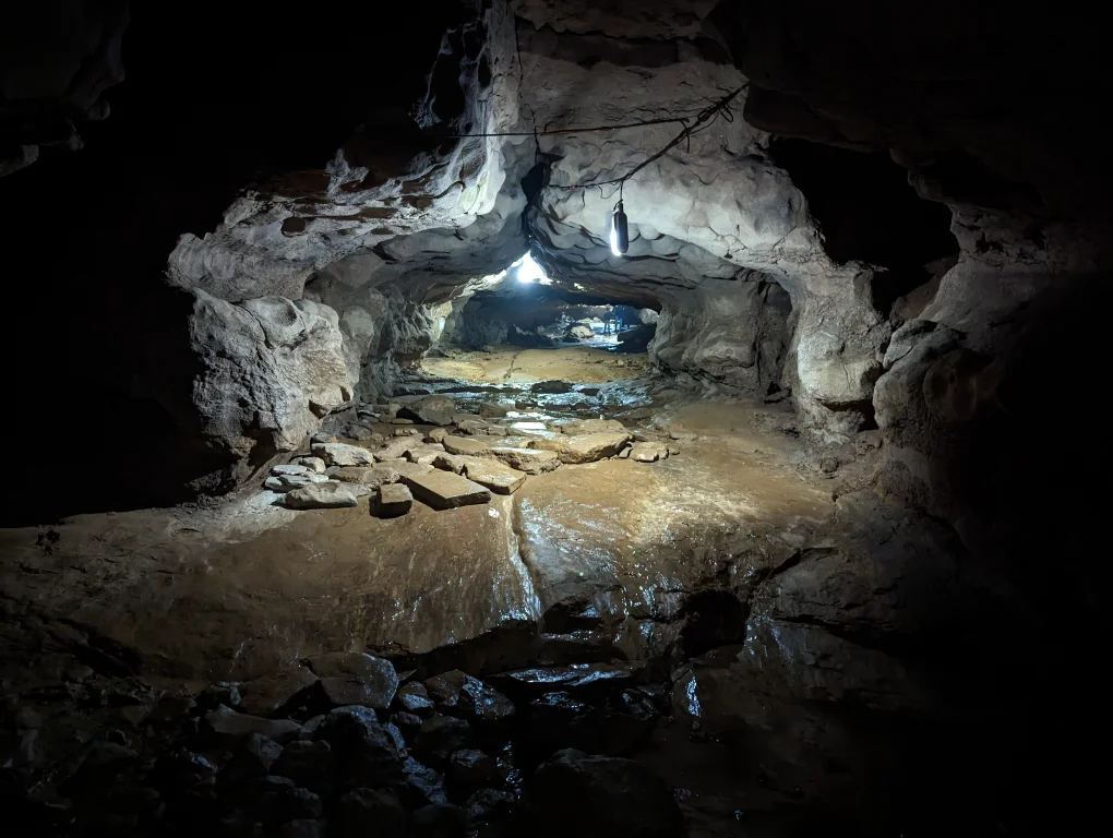 Arwah Cave, India