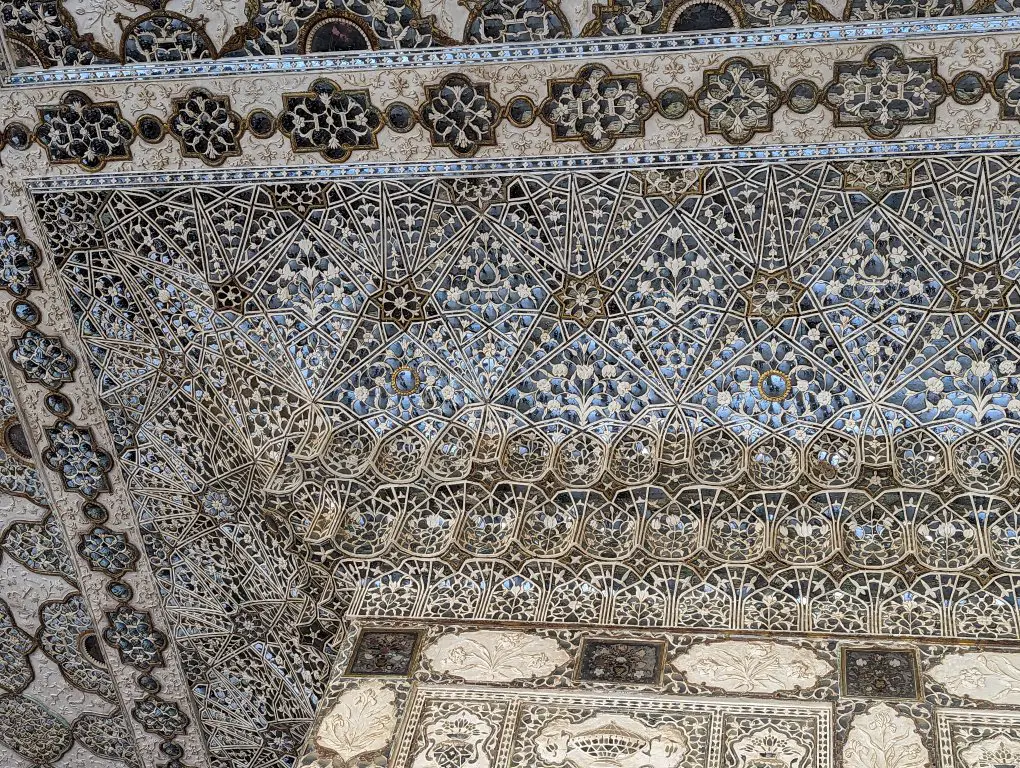 Amber Palace - mirrored ceiling