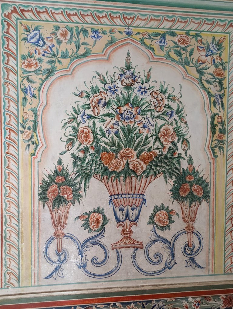 A flower pot art from Nahargarh Fort / Tiger Fort