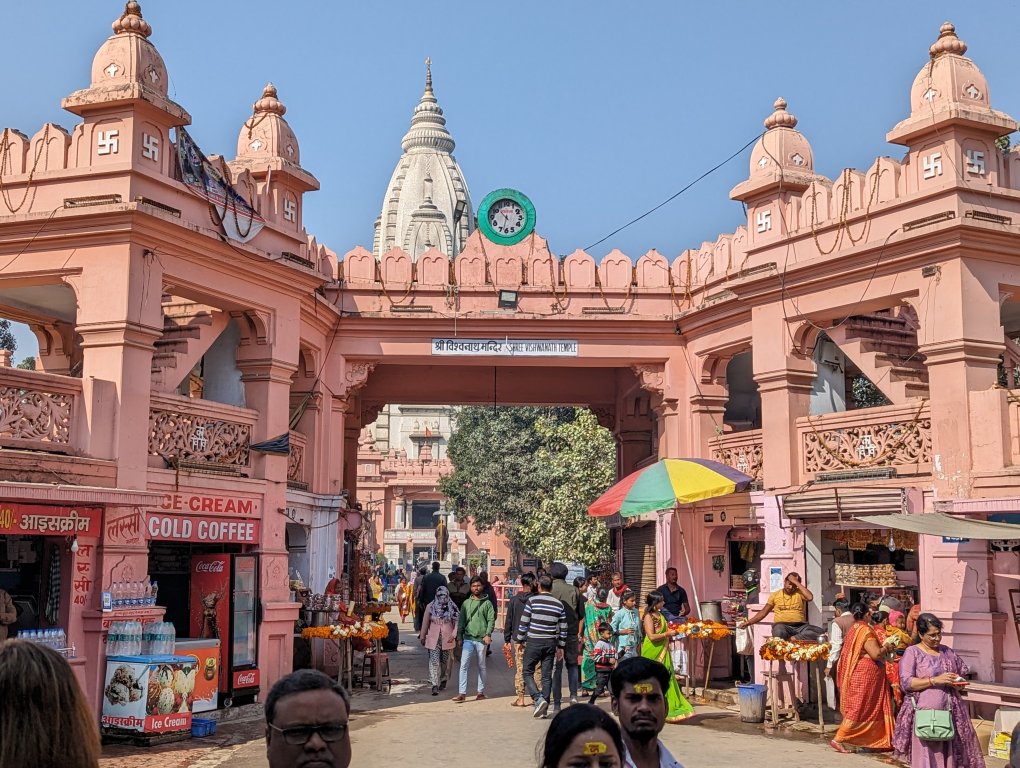 The entrance to Banaras Hindu University