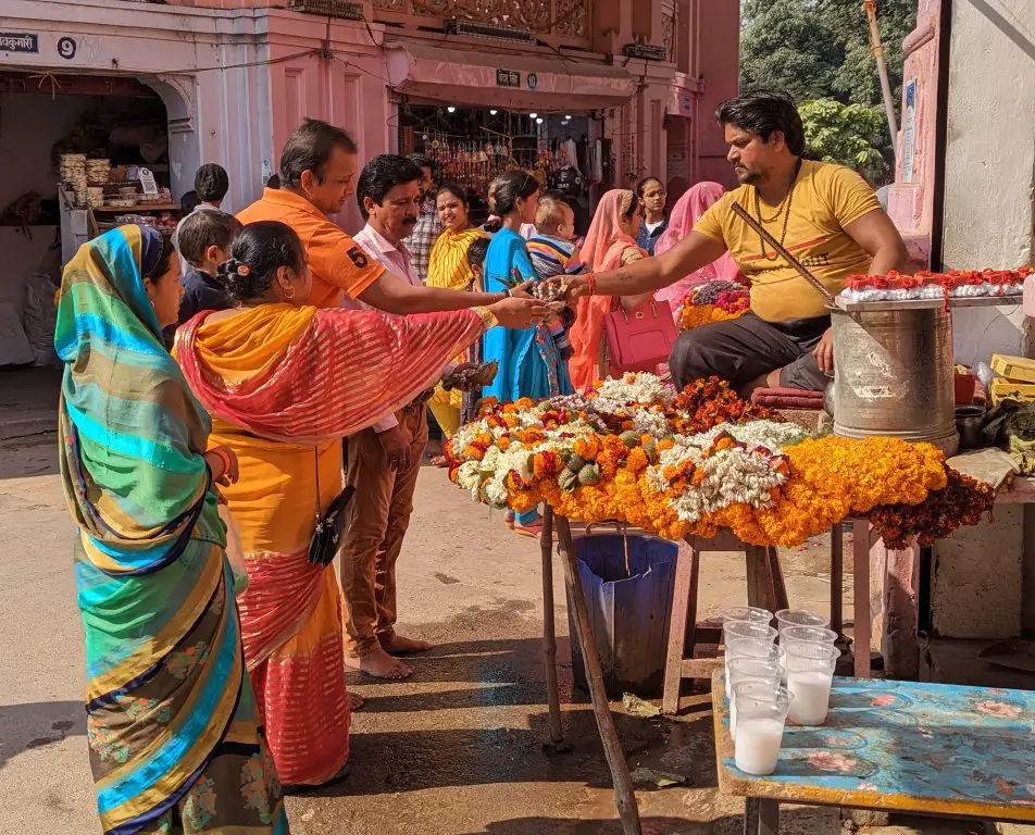 vendor selling flowers in Banaras Hindu University