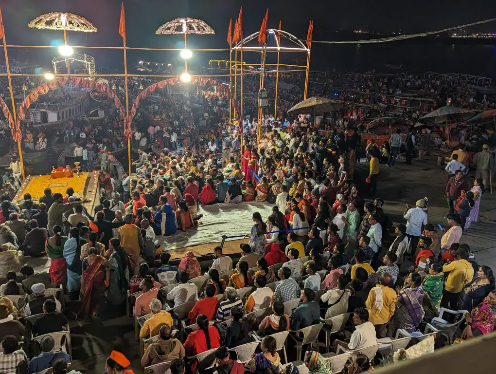 The crowd at evening prayer in Varanasi, the Ganges River