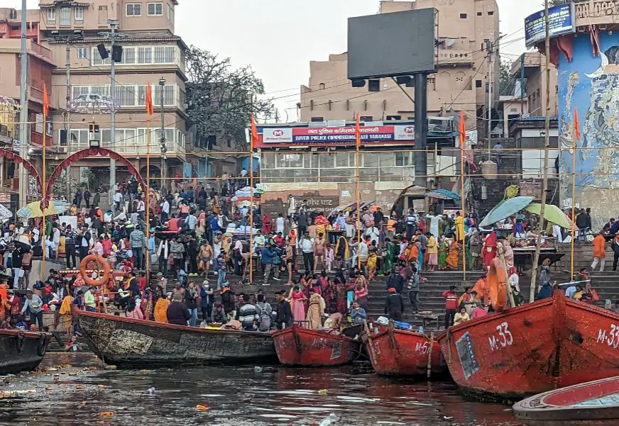 The crowd at Dasaswamedh Ghat - Ganges Boat Ride