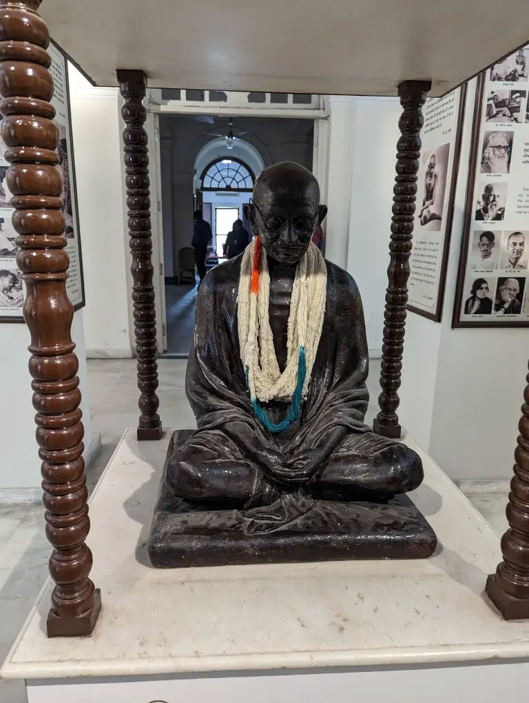 Ghandi statue - Gandhi Smriti Museum